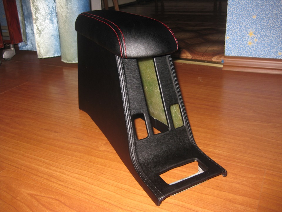 Продаю. Подлокотник. — Honda Civic Hatchback (5G), 1,5 л, 1993 года ...