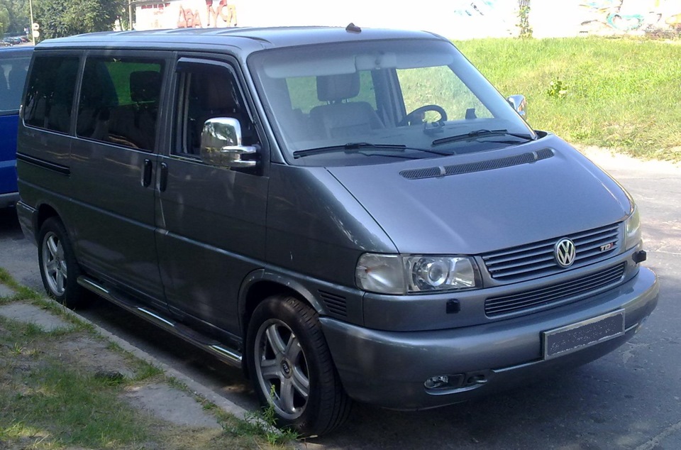 Авито авто т4. Фольксваген т4 2.4 дизель серый. Volkswagen Multivan 2002 года. Т4. Фольксваген Мультивен старый.