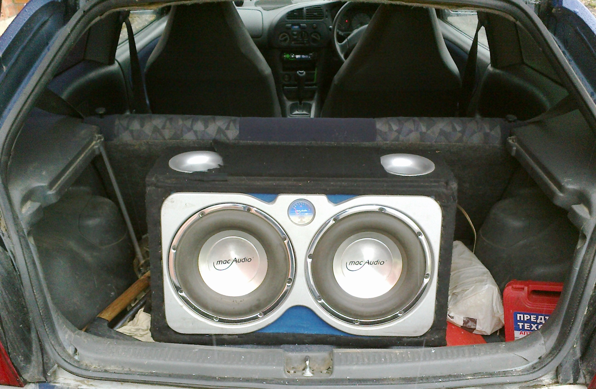 сабвуфер в марк 2 100 на весь багажник. минусы саб. Mac audio stx 112 bp сабвуфер. минусы саб. моноблок mac audio micro x 1000.