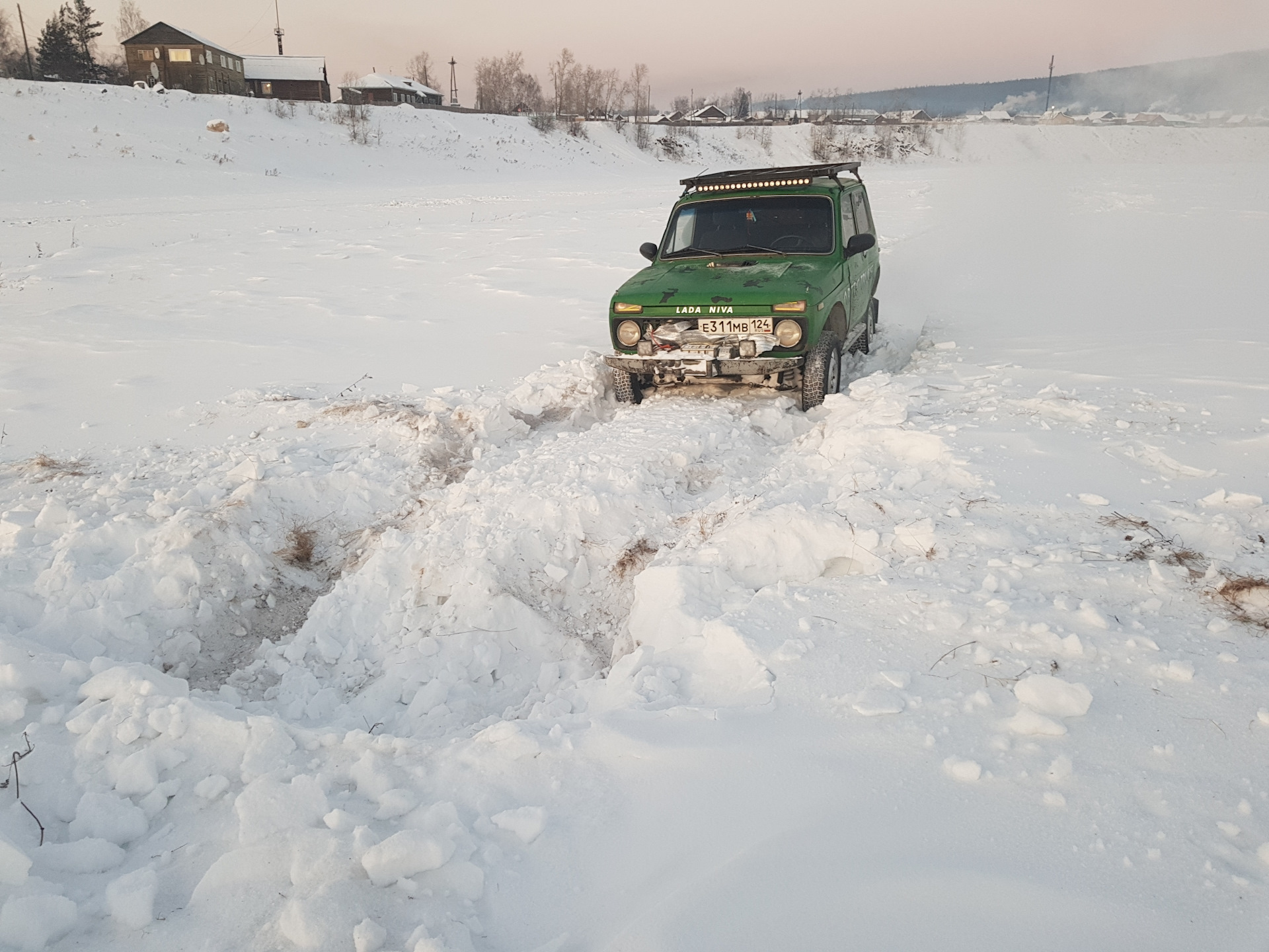 нива по снегу