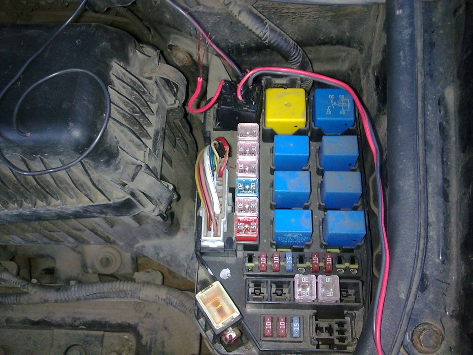 Как прикурить приус гибрид. Хонда стрим 2001г ходовые огни. Зарядник установлен под капотом. Хендай соната дхо. Куда под капотом подключить дхо ваз 2107.