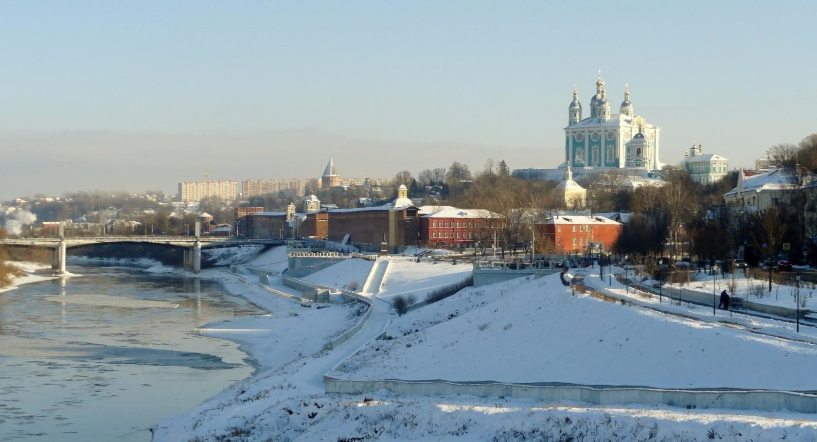 Смоленск зимой. Набережная Смоленск зима. Набережная Смоленска зимой. Соборная гора Смоленска зимой. Смоленск зимой широкая.