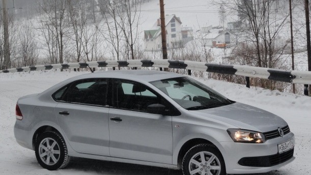 Каталог Volkswagen Polo 2019 Серебристый с пробегом