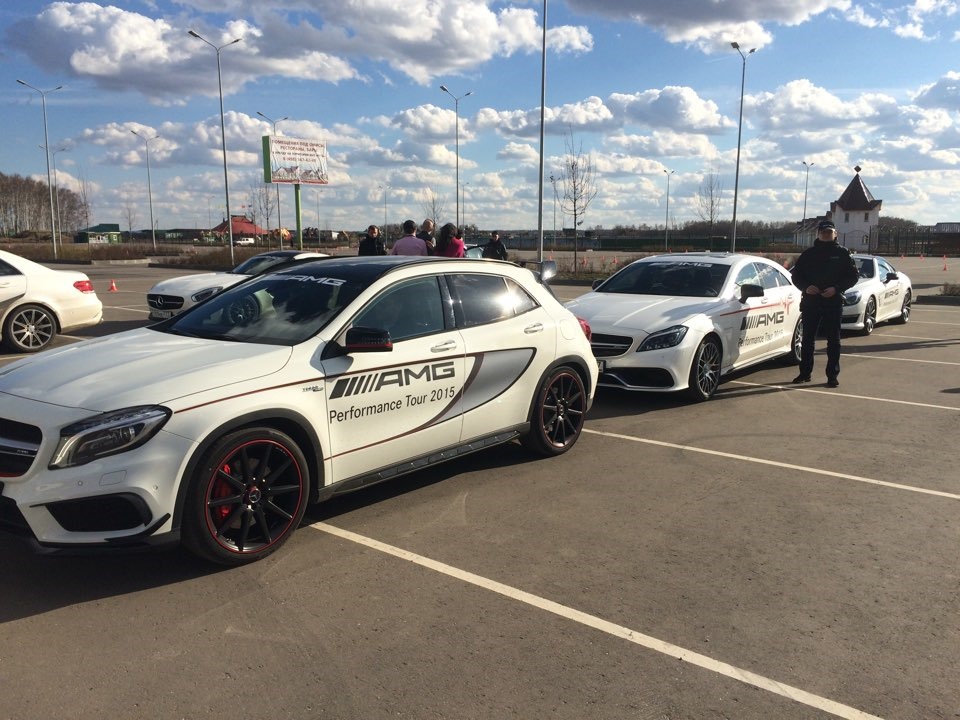 Amg performance polo. Mercedes amg performance. S 63 перф 2023 mercedes amg perfomance. Mercedes benz amg driving performance. Мерседес amg перформанс спорт.