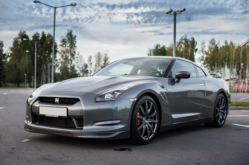 Nissan GTR r35 черный матовый