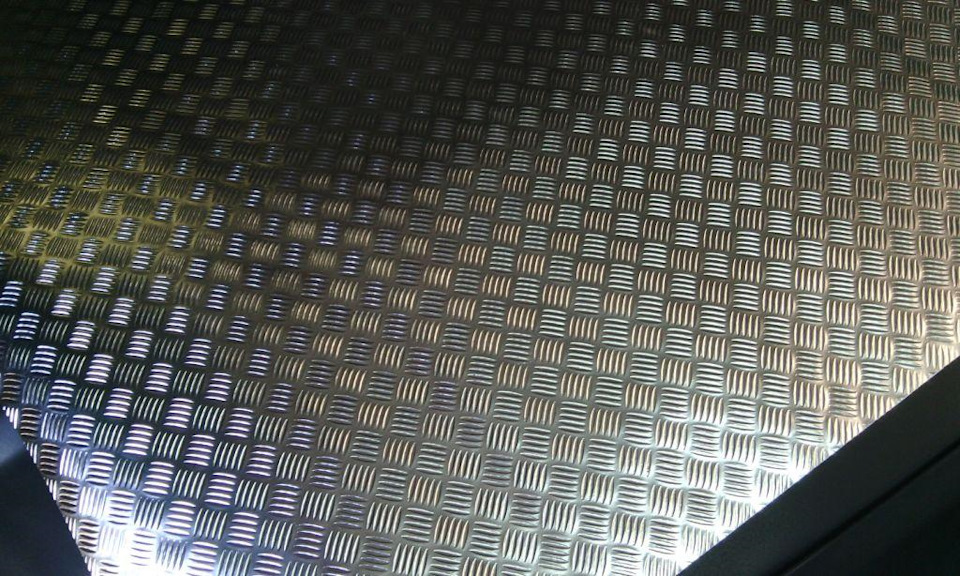 Под рифленый. 5 х 1200 х 3000 мм. Лист алюминиевый амг2нр 1. Под рифленый. Лист рифленый алюминиевый 1500х3000.