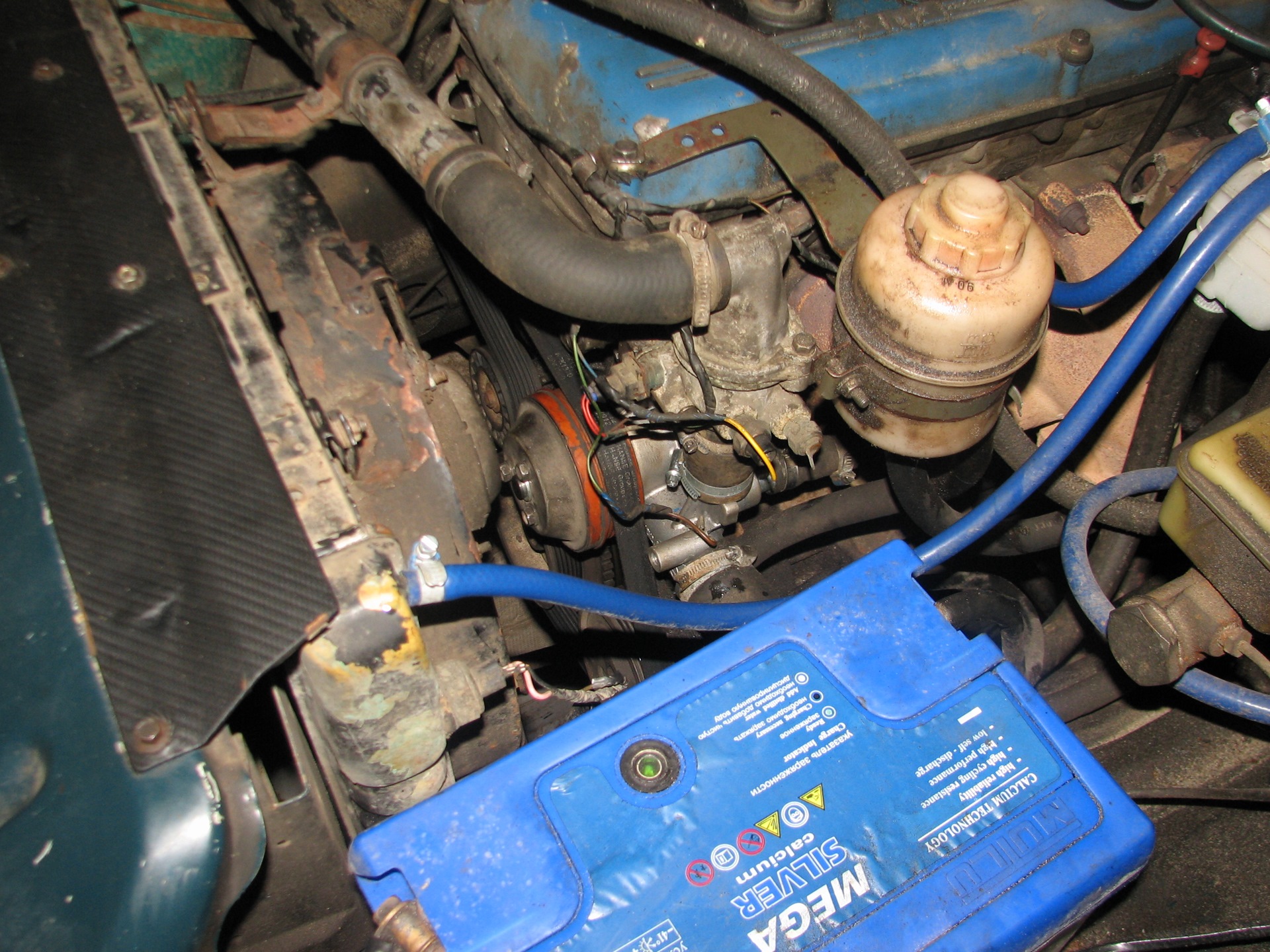 Потекла и разлетелась помпа. — ГАЗ 3110, 2,3 л, 2001 года | поломка ...