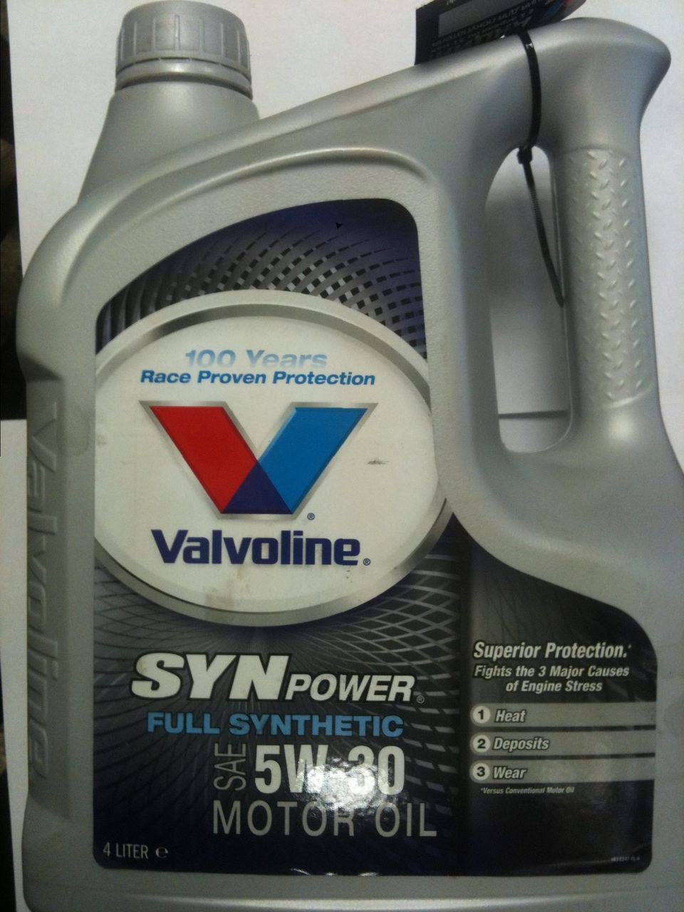 Моторное масло valvoline synpower 5w 30. Масло валволайн 5w30. Моторное масло Valvoline SYNPOWER 5w-30 4 л. Моторное масло для Киа Рио 2 с двигателем 1.4 2010 года валволайн. Масло валволайн для Лачетти.