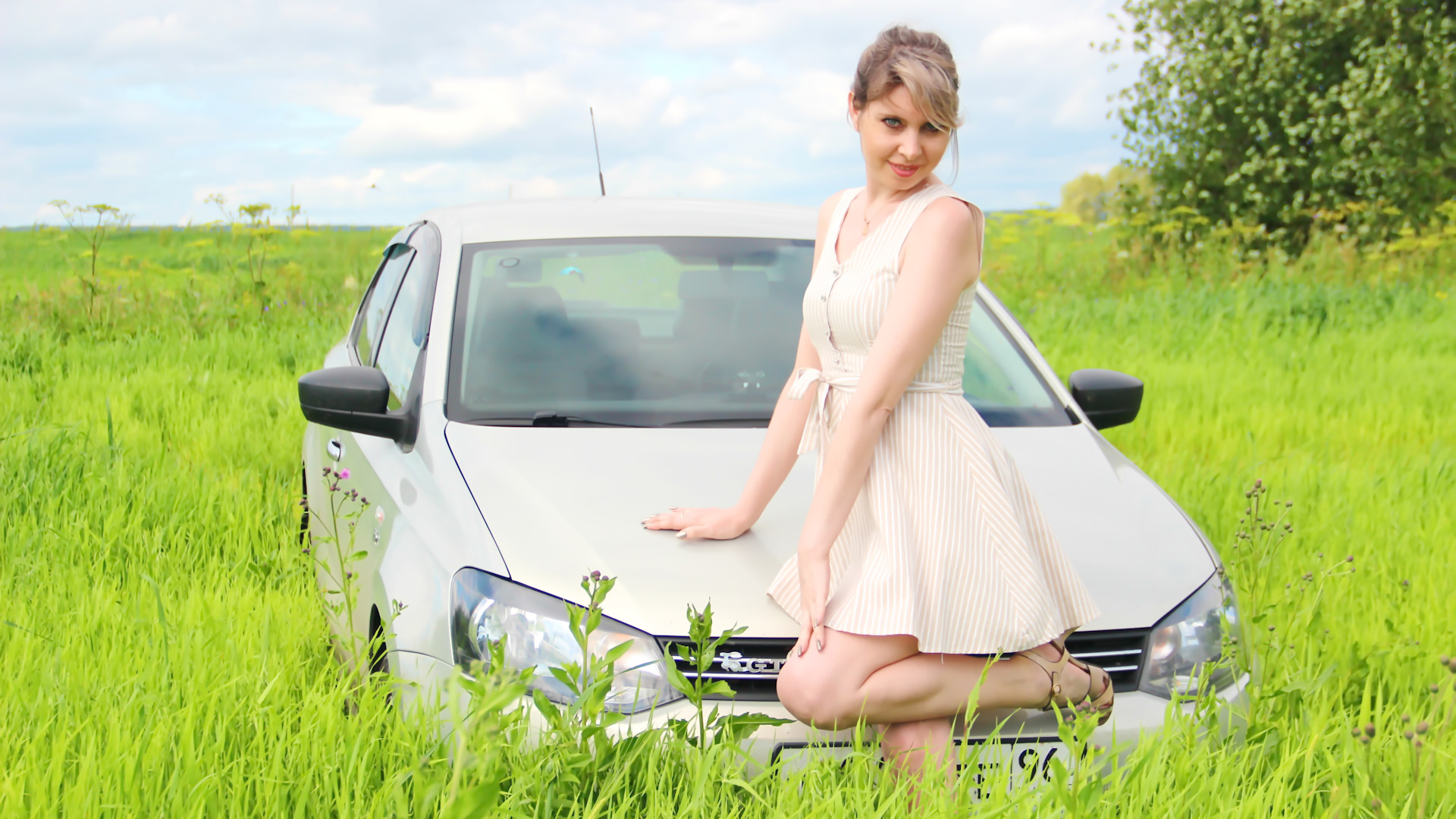 Летний автомобиль. Лето авто девушка. Volkswagen Polo девушка. Красивая белая машина для девушки. Drive2 volkswagen