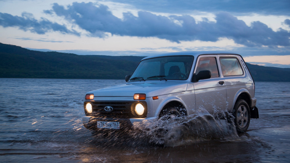 Niva 4x4 in Snow