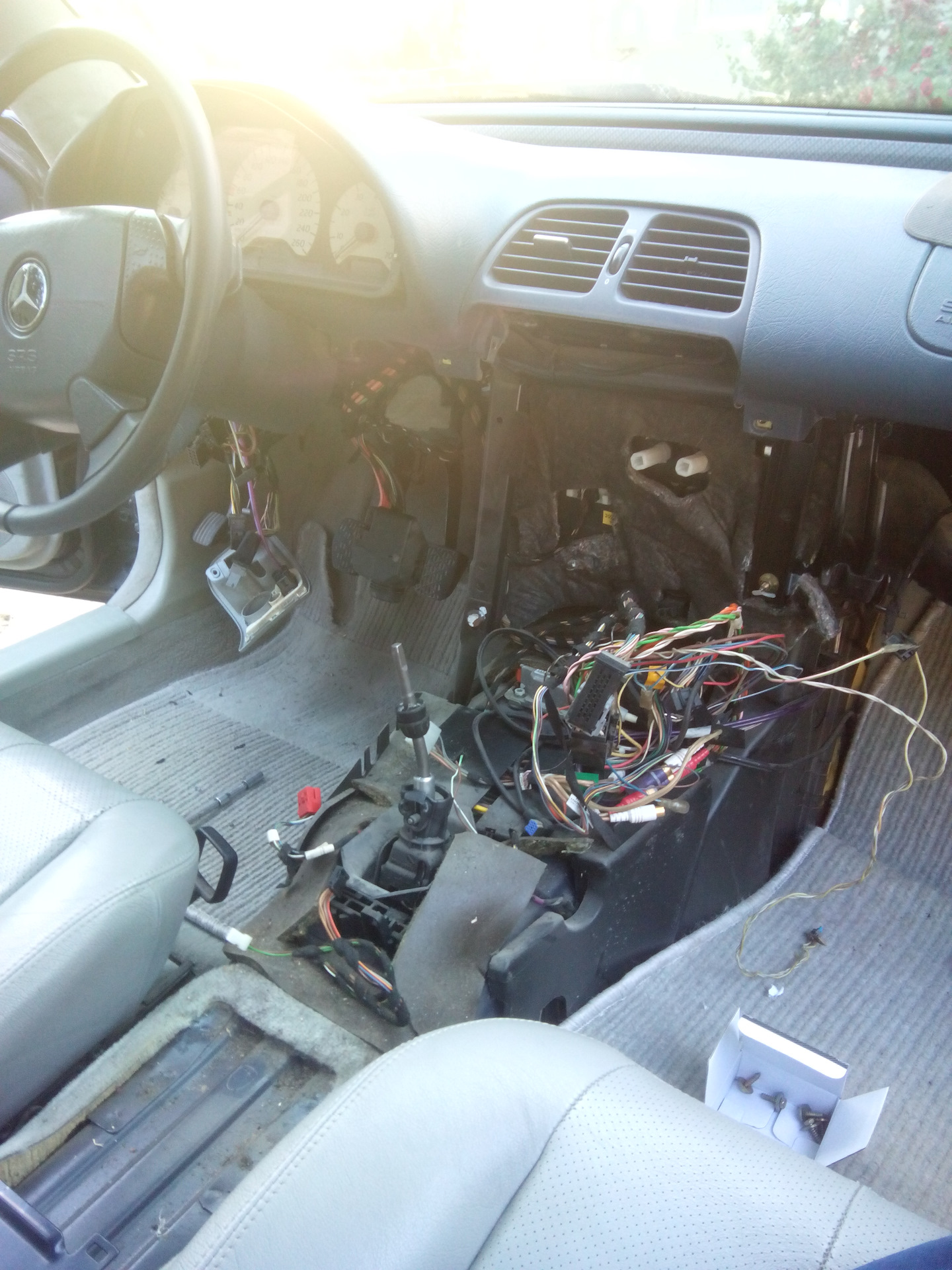 Ремонт замена мотора моторчика печки Mercedes T1 - Mercedes-Benz T1, 2,3 л, 1995