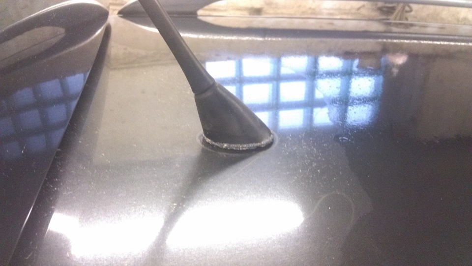 Замена уплотнения на антенне — Audi A6 Avant (C5), 2,4 л, 1999 года ...