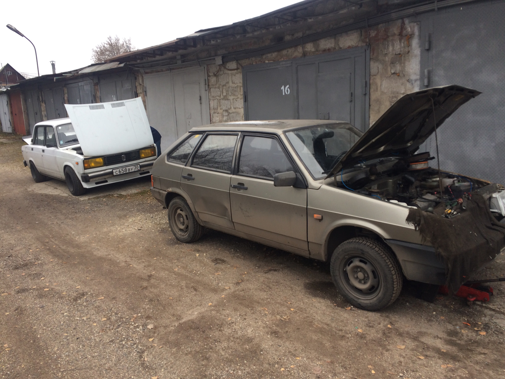 2109 подготовка к покраске. Ваз 2108 разбор тюмень. Разобрали 2108. Ваз 2108 в разборе. Ваз 21099 разобранная.