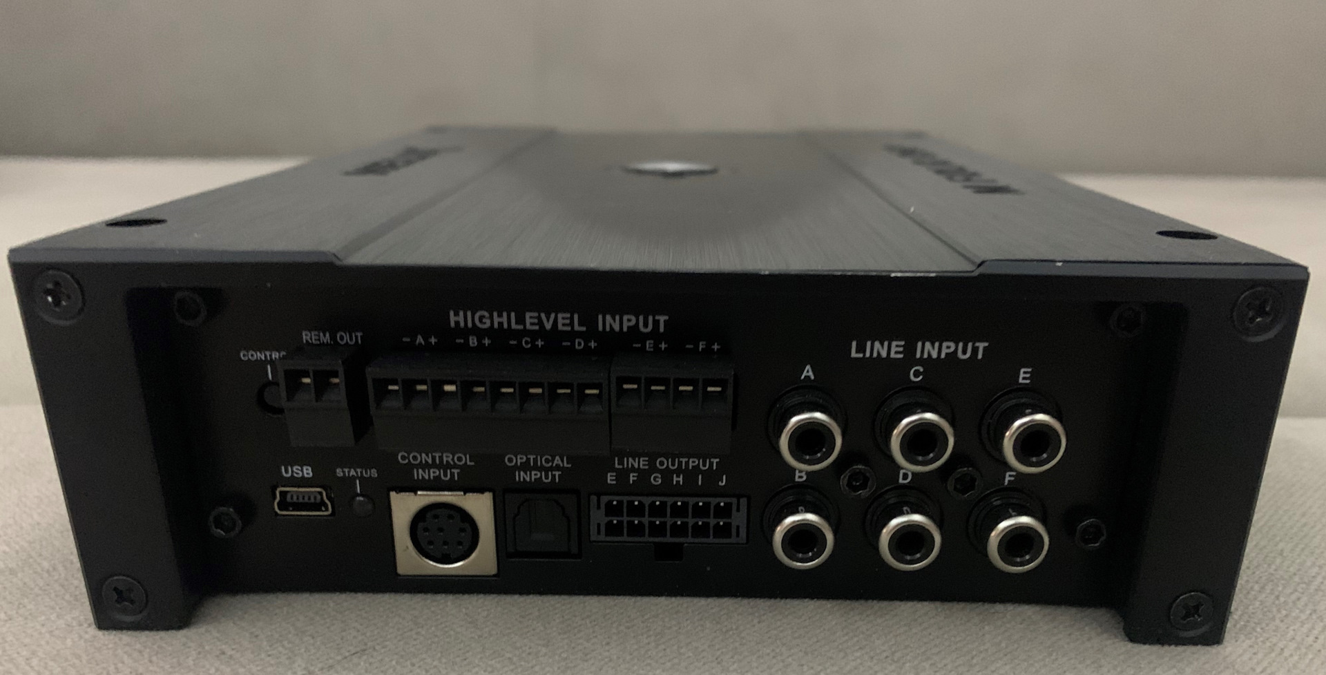 Усилитель helix g four. Автоусилитель helix d four. Процессорный 4-канальный усилитель helix m four dsp. Helix усилитель 4 канальный. Helix four dsp.