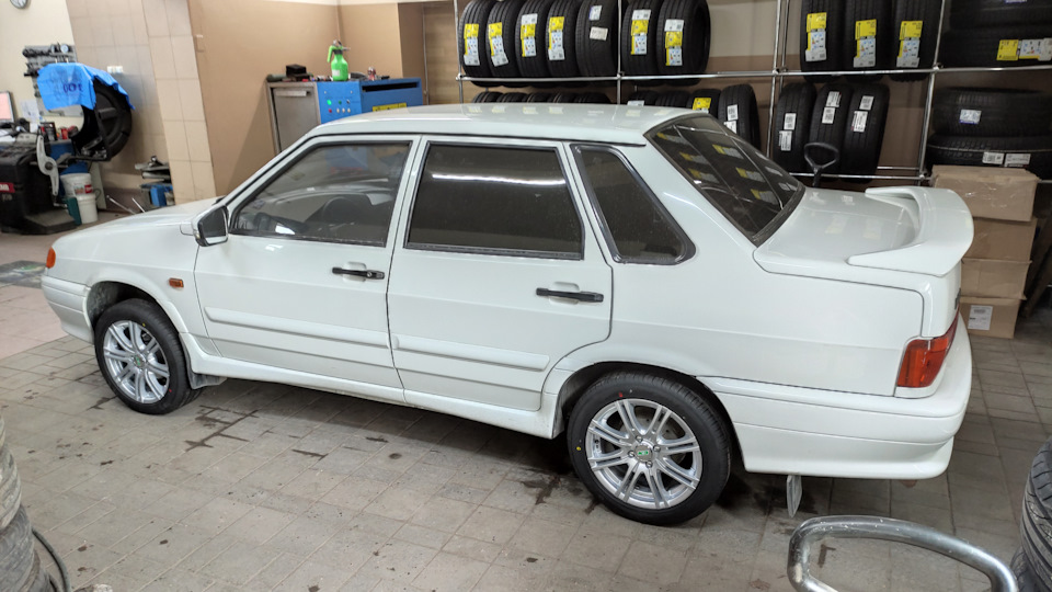 Торсионы багажника — Lada 2115, 1,6 л, 2010 года | своими руками | DRIVE2