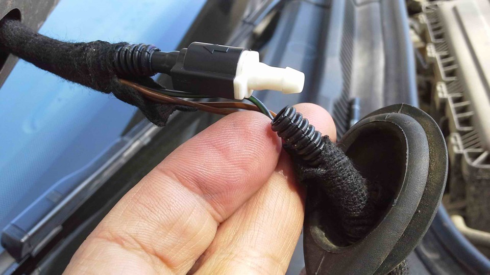 Клапан на омывайку (подробно) — Volkswagen Jetta VI, 1,6 л, 2013 года ...