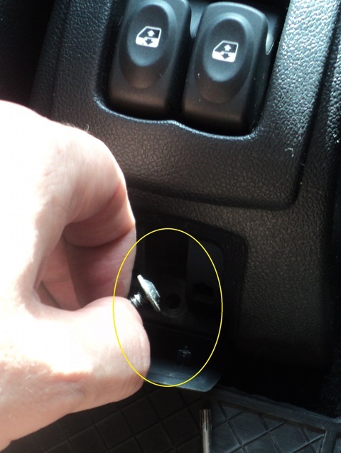 Запись № 5. Установка подлокотника Армстер в Рено Логан и подтяжка ...