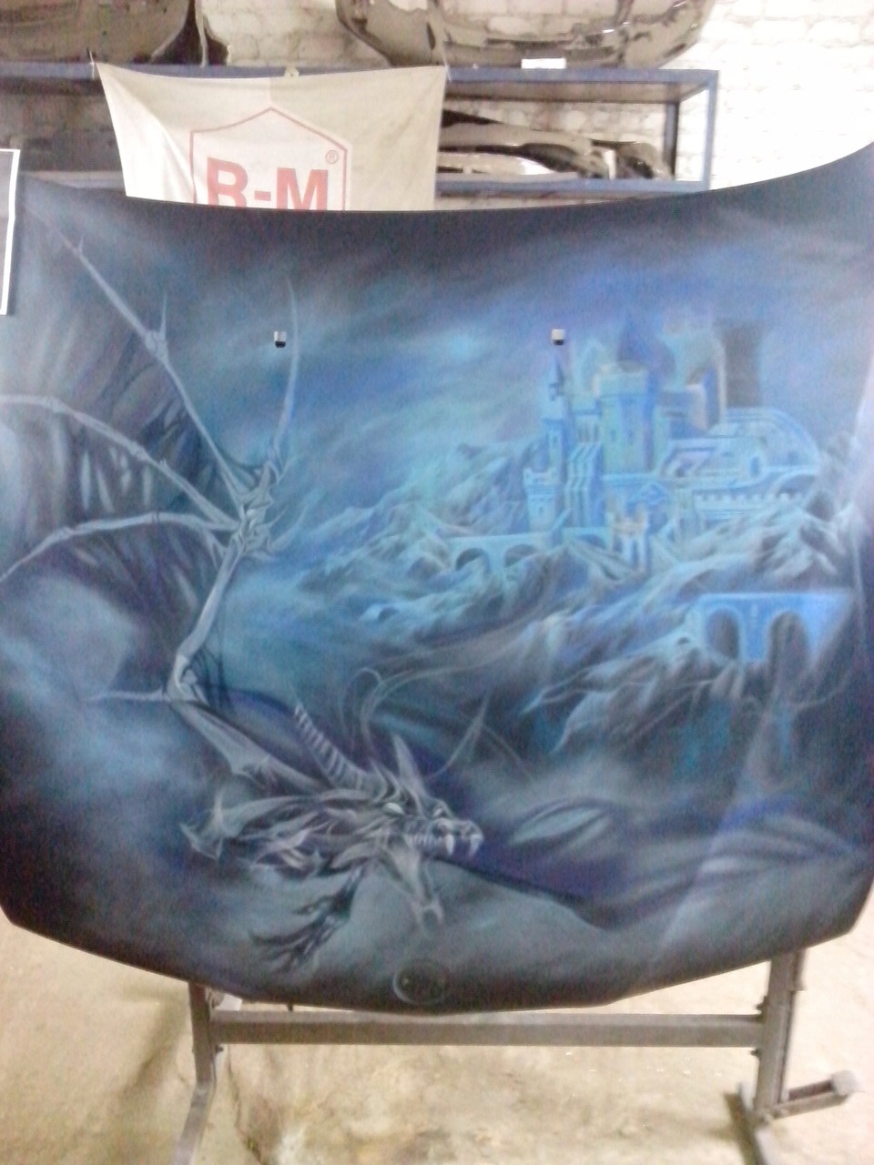 Аэрография Костяной дракон на е39. — Сообщество «Аэрография» на DRIVE2