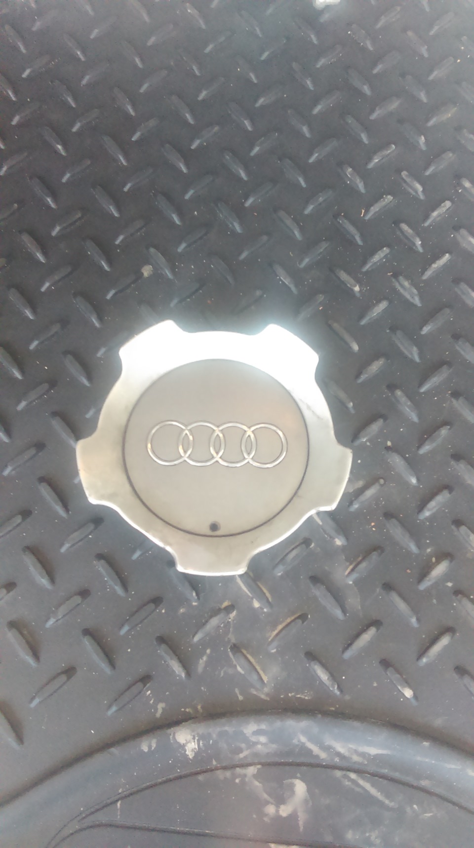 Куплю колпачки на диски — Audi Allroad (C5), 2,7 л, 2001 года ...