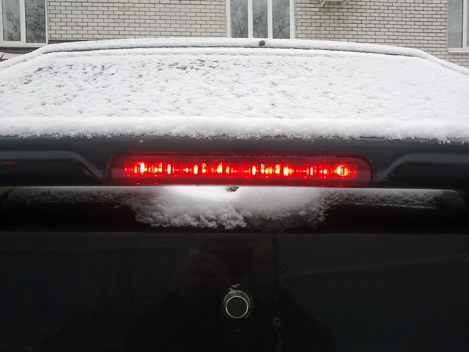 замена диодов в стоп сигнале на спойлере — Lada 2113, 1,6 л, 2005 года ...