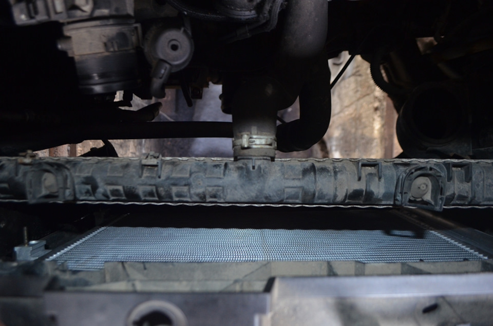 новый радиатор на штатном месте — Citroen C8