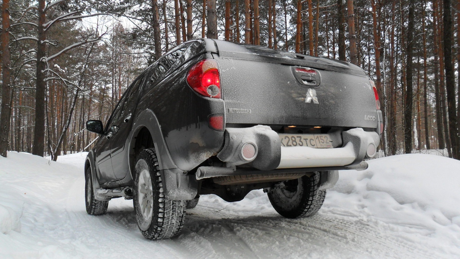 U1101 mitsubishi l200. Mitsubishi l200 серый. Митсубиши муравей серая. U1101 Mitsubishi l200 дизель