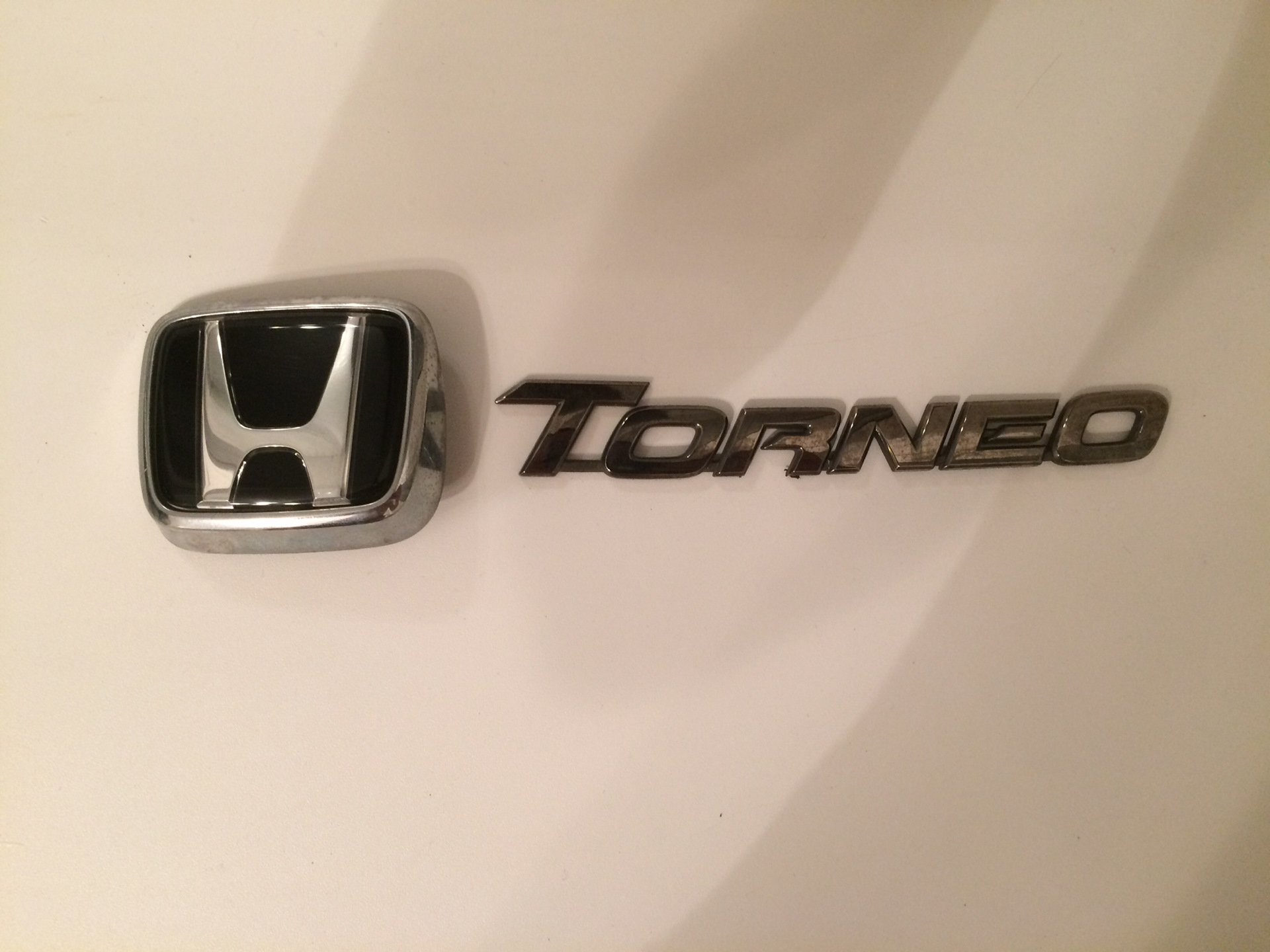 Шильдик honda. Honda Accord 2004 шильдики. Хонда Торнео шильдик. Honda Accord 7 задняя эмблема. Значок Хонда Торнео.