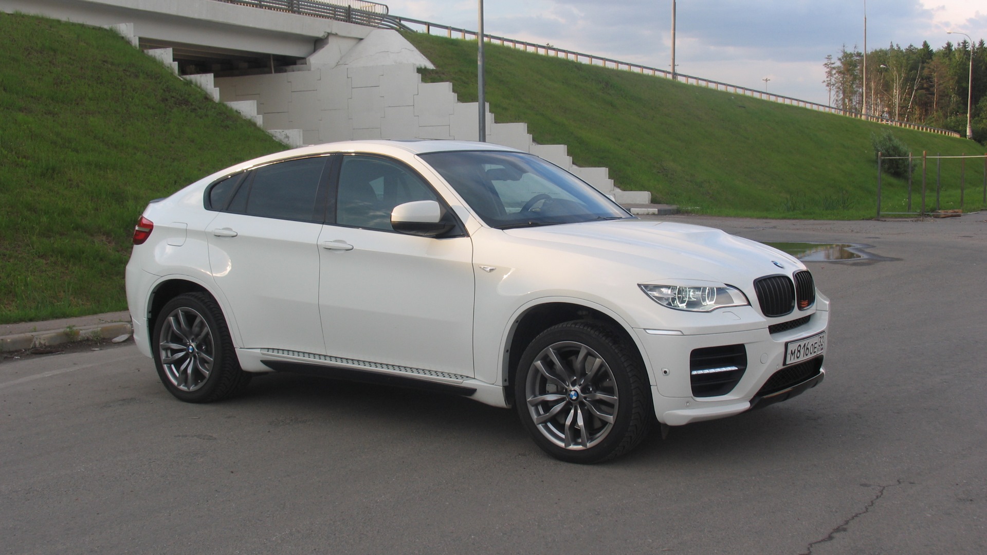 Белый х. БМВ х6 белая. БМВ х6 белая 2008. БМВ х6 2012 белый. BMW x6 e72 White.