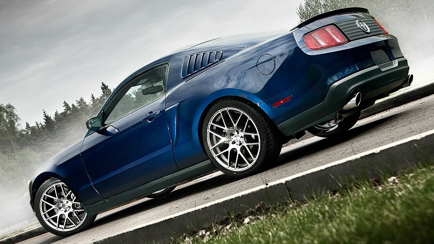 Ford mustang drive2