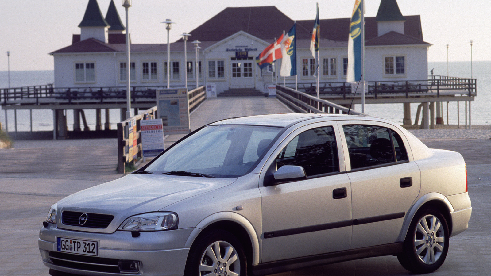 Opel Astra 1 6 2001 sedan