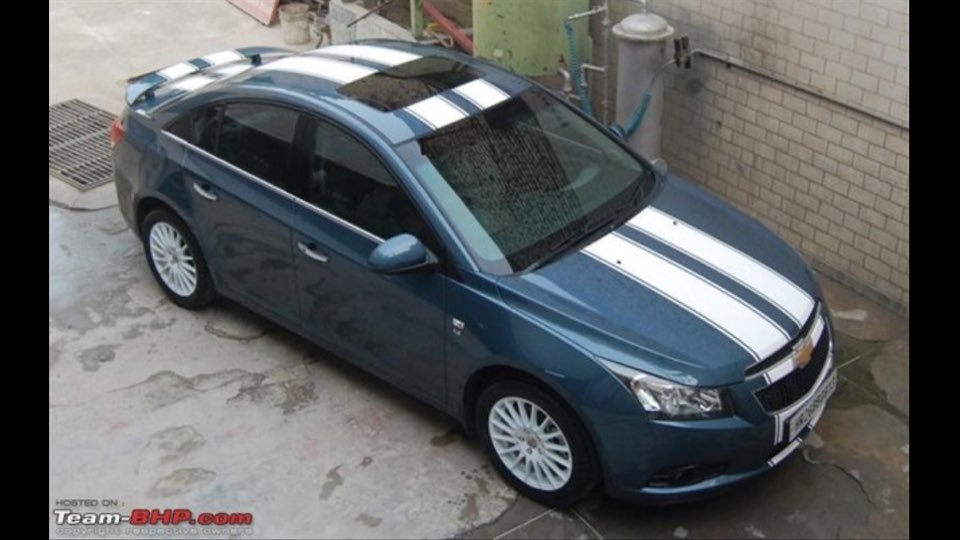 Полосы на капот Chevrolet Cruze