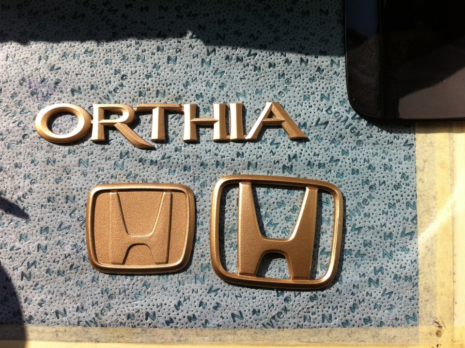 Шильдик honda. Honda 4wd шильдик. Жёлтый шильдик Honda. Шильдик Honda CRV. Золотой шильдик Хонда.