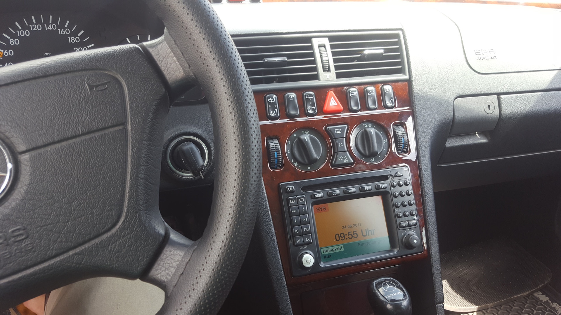 салон мерседес w202