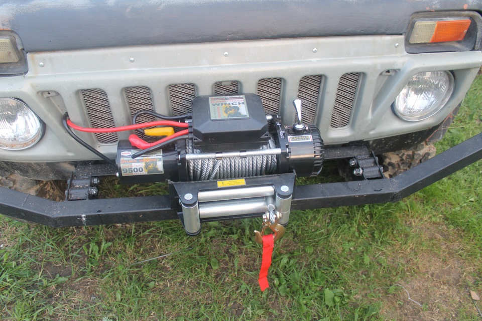 Лебедка в бампер уаз патриот. Лебедка под бампер на уаз патриот 2013г. Wrangler jl бампер. Площадка под лебедку на l200. Силовой бампер на уаз 452.