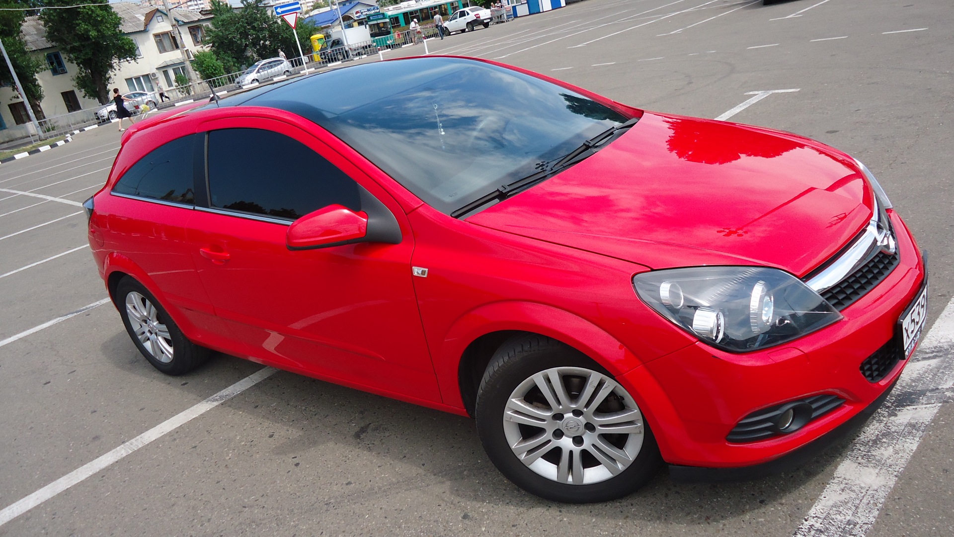 Opel Astra h 2008 красная