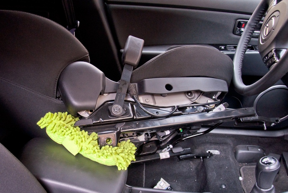 Скрип кресла. Mazda 6 2015 электропривод водительского сиденья. Механизм регулировки сиденья Мазда 6. Сиденья Мазда сх5. Привод сиденья Mazda cx7.