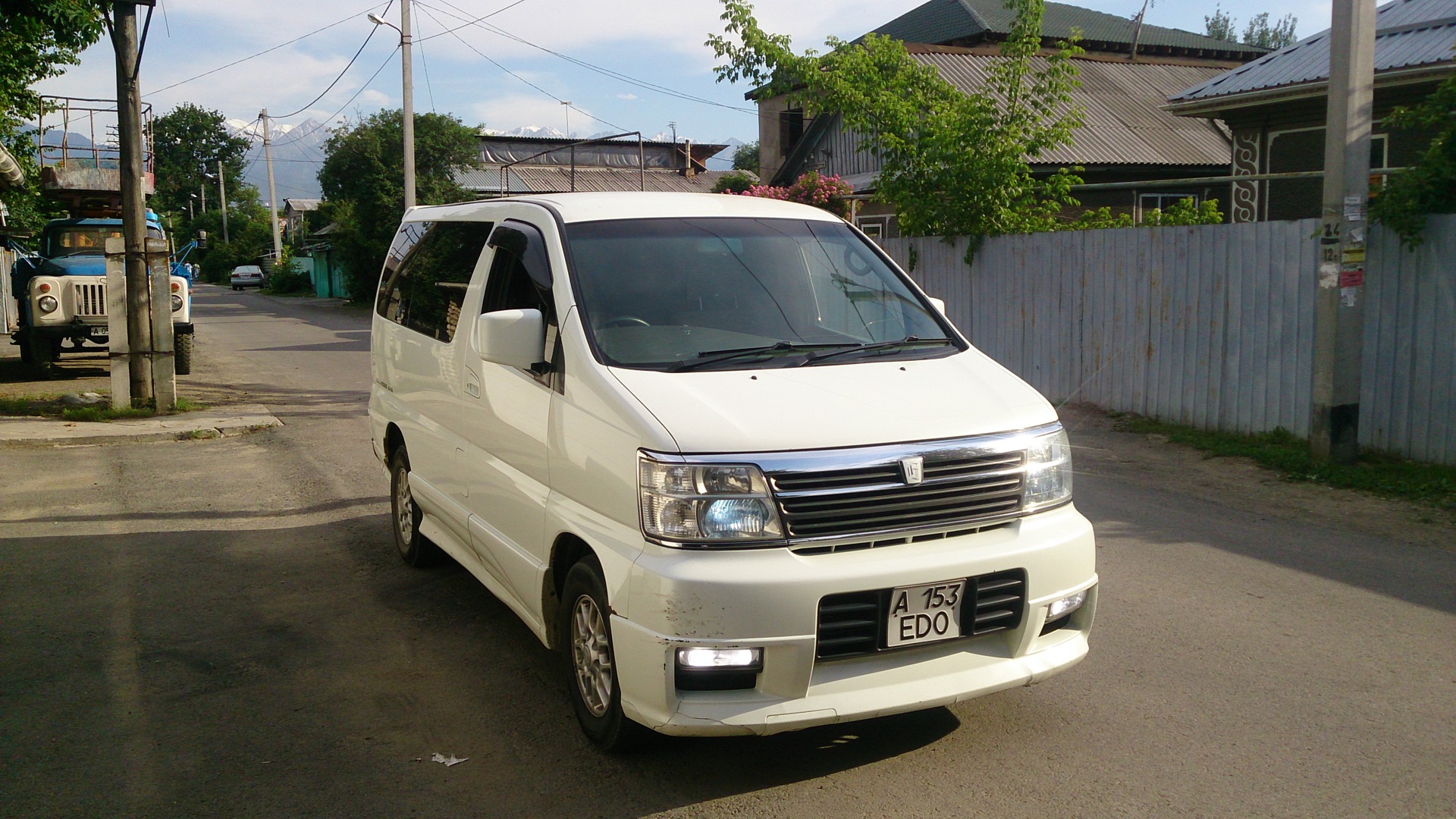 Nissan Elgrand e50 Nismo