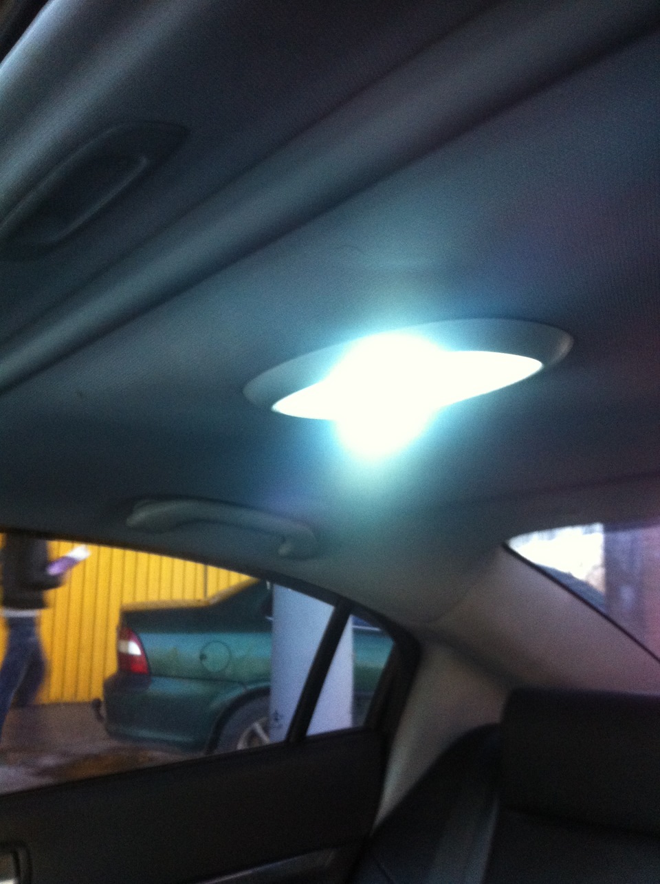 Замена лампочек освещения салона!) а так же габаритов поворотников стоп ...