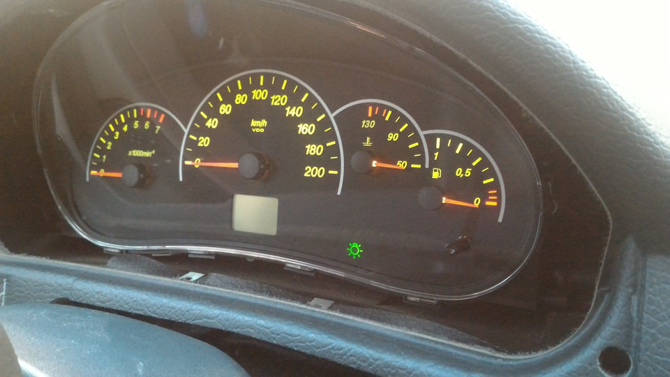 Замена лапочек в панели приборов приоры VDO — Lada Приора хэтчбек, 1,6 ...
