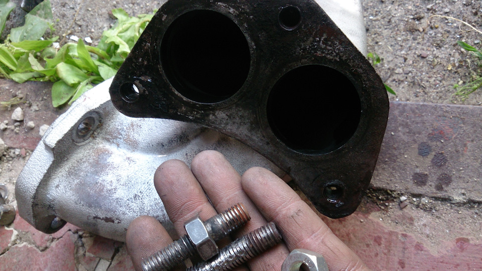 Замена шпилек приемной трубы колектора, замена прокладки — DRIVE2