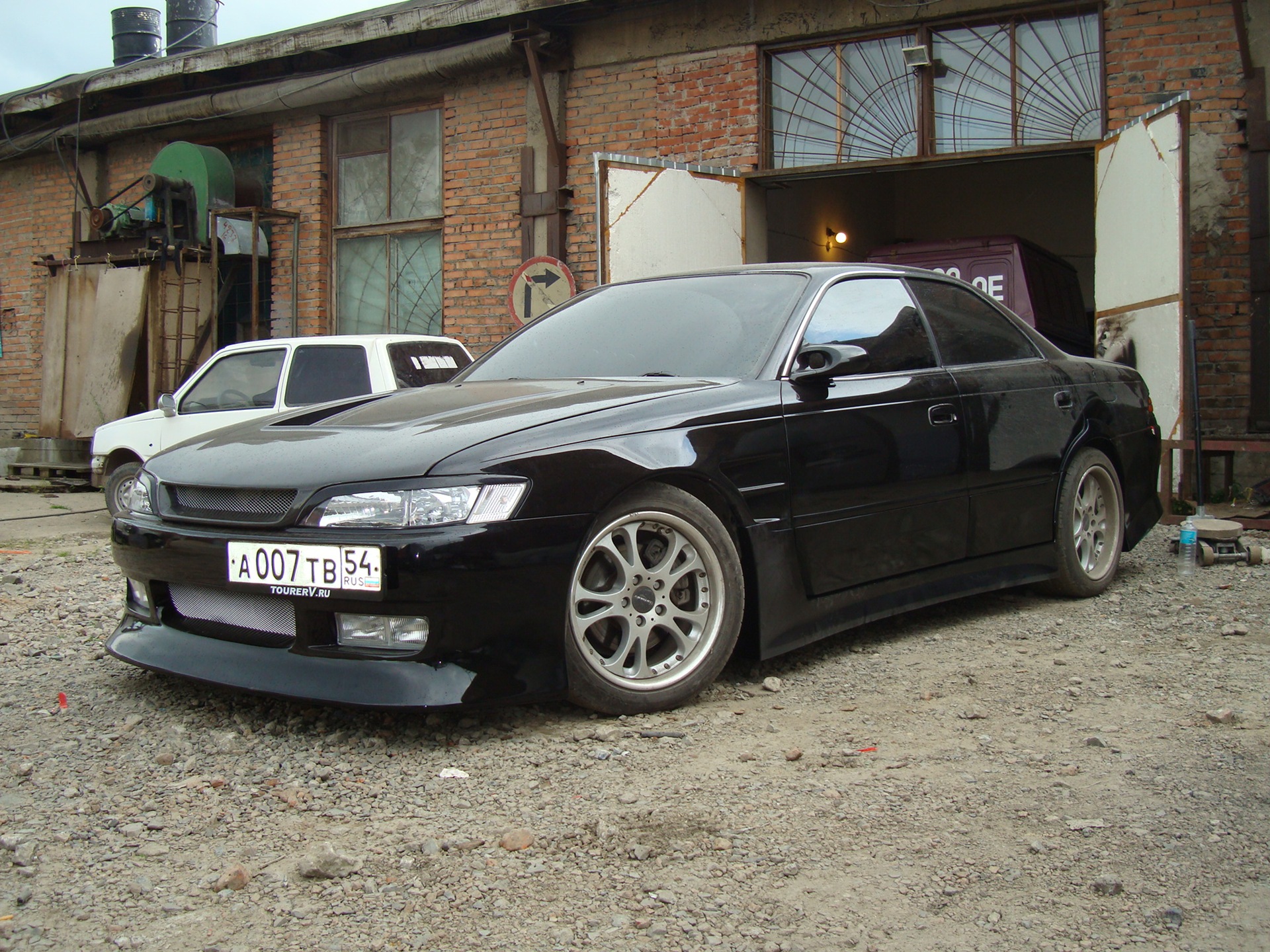 Assembly Process Day Two - Toyota Mark II 25L 1995