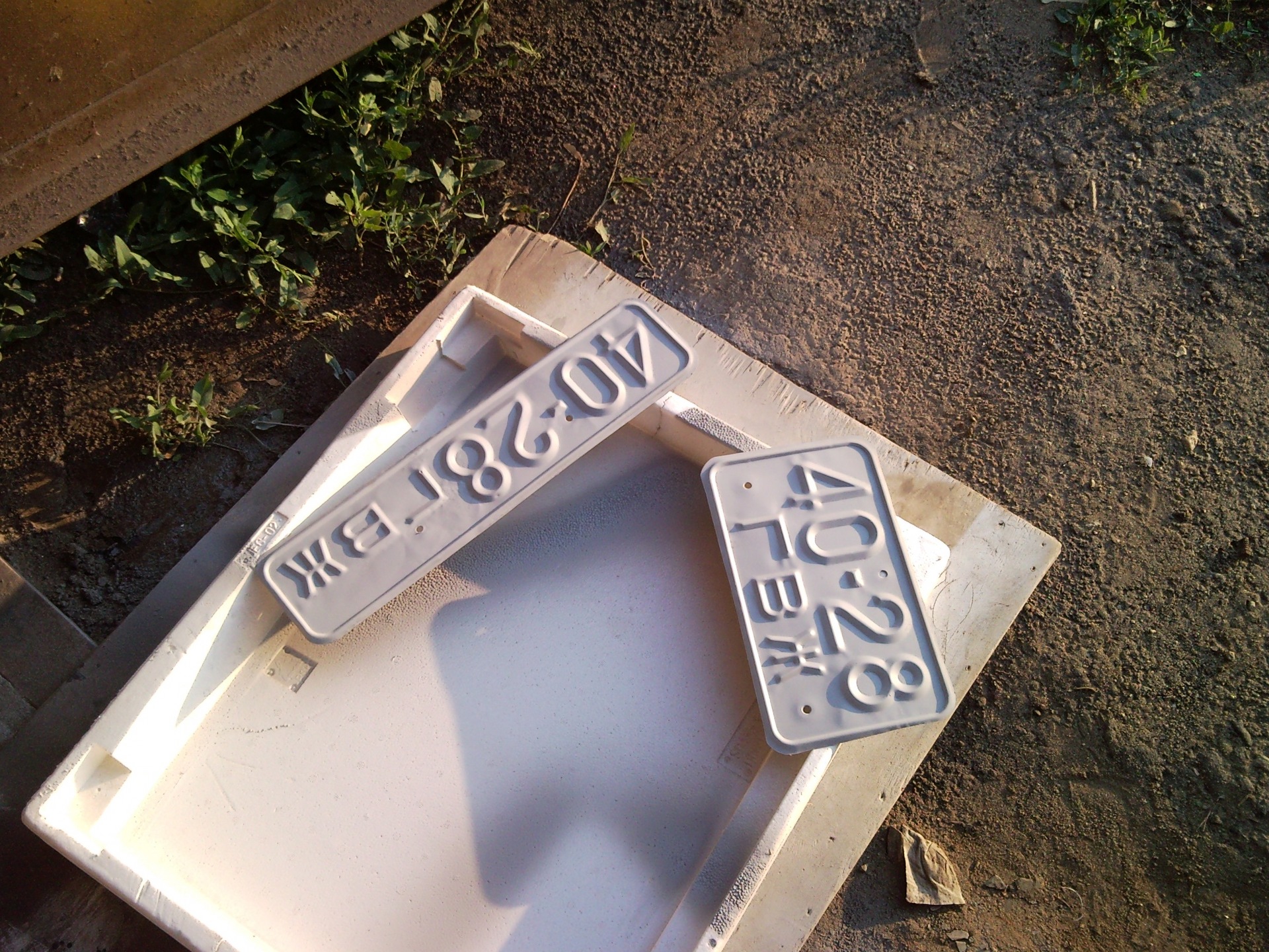 реставрация номеров. передний номер автомобиля. отреставрированный номерной. реставрация гос номеров. восстановление гос номера авто.