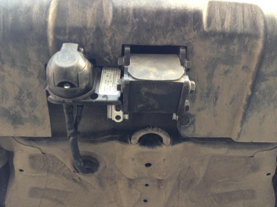 Вот так проводка проходит под кузовом — Subaru Outback (BP)