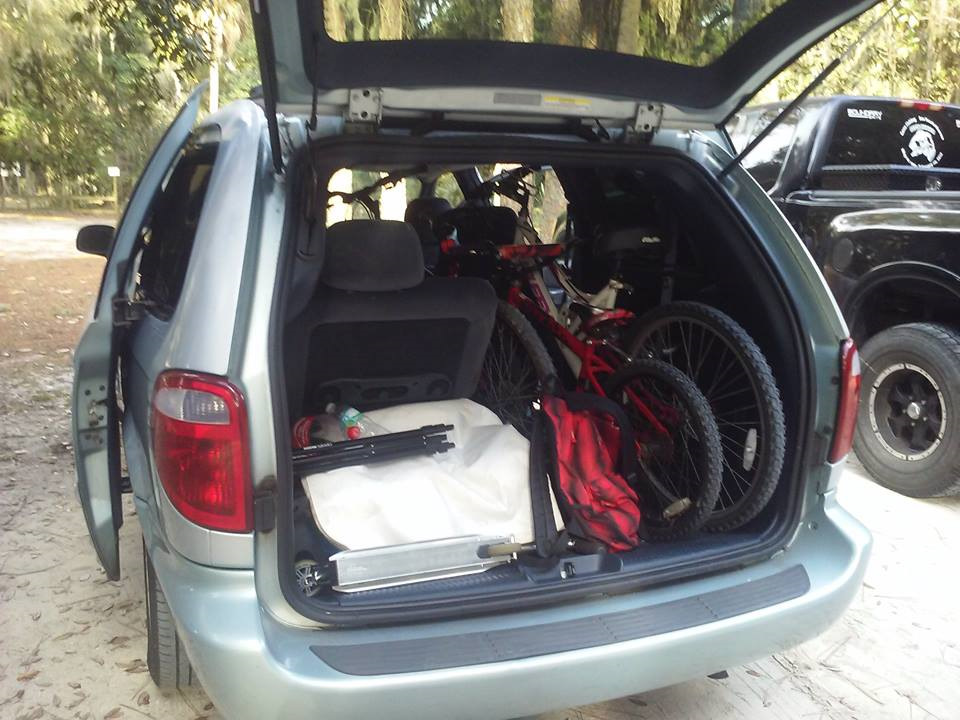 Три байка и 5 свободных мест в салоне! Хоть на край Света! — Chrysler ...