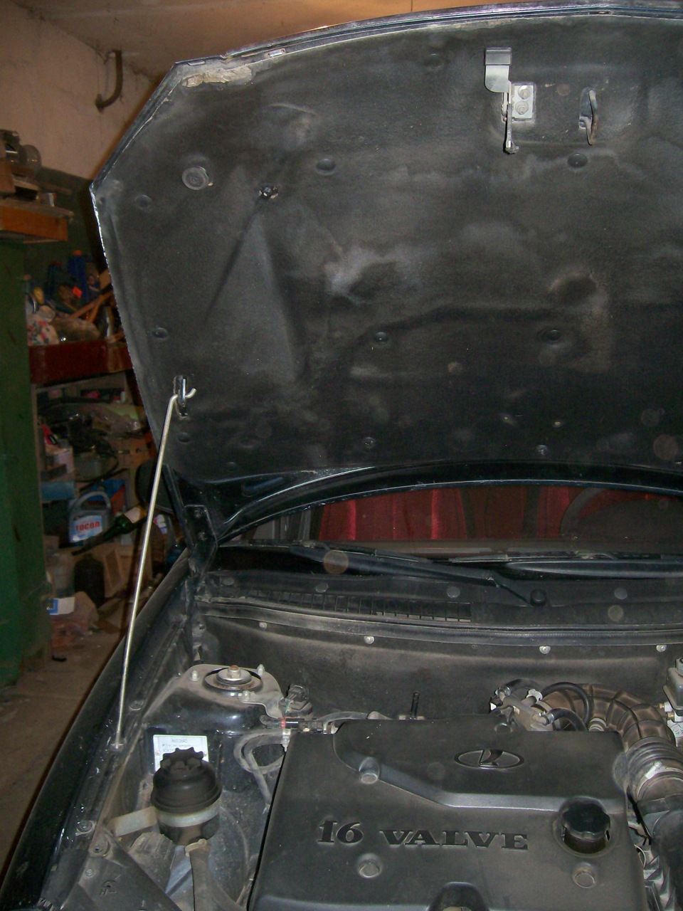 Установка "упора копота" — Lada Приора седан, 1,6 л, 2008 года ...