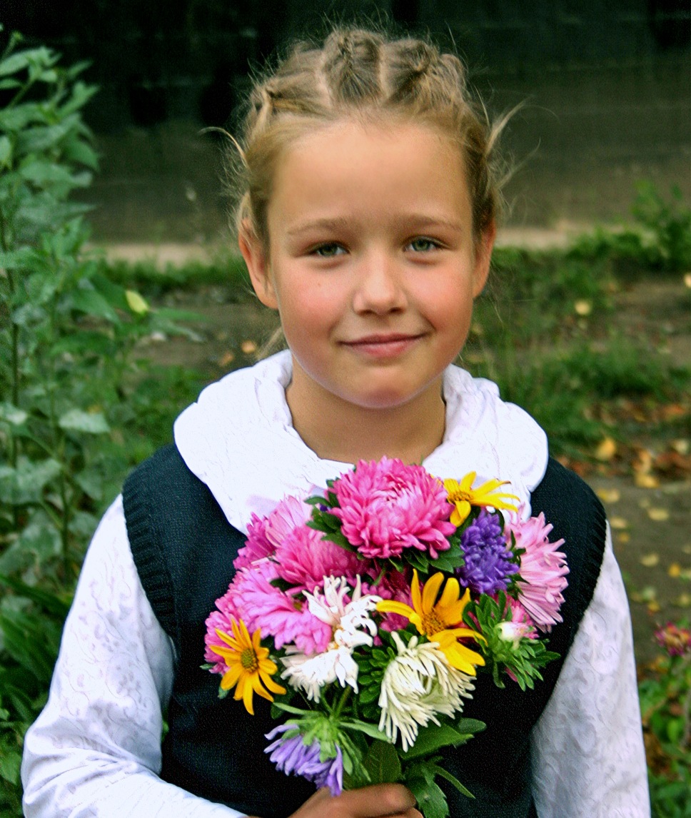 Сентябрь 2011 год. Сентябрь 2011 года. Сентябрь 2011. Серееа 1 сентяьряи2011 Челябинск. Сирена 1 сентября и 2011 Челябинск.