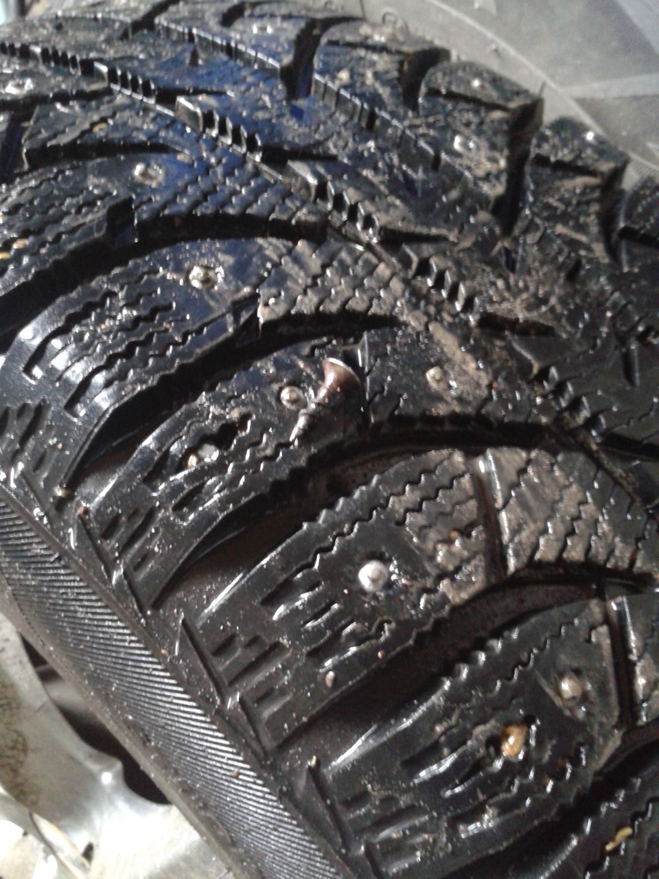 Ремонт прокола колеса — Nissan Bluebird Sylphy (G11), 1,5 л, 2006 года ...