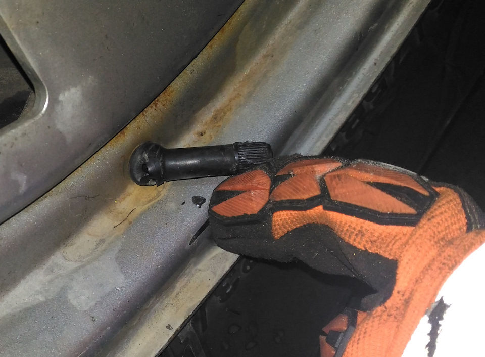 Замена ниппеля без разбортировки — Great Wall Hover, 2 л, 2013 года ...