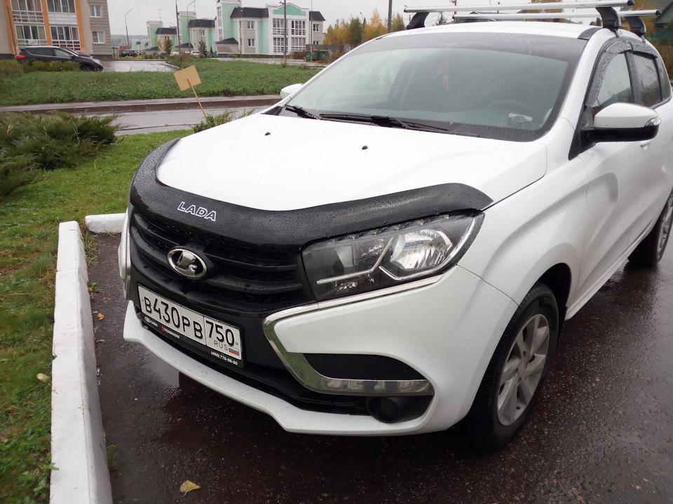 Дефлектор на капот — Lada XRAY, 1,8 л, 2017 года | аксессуары | DRIVE2