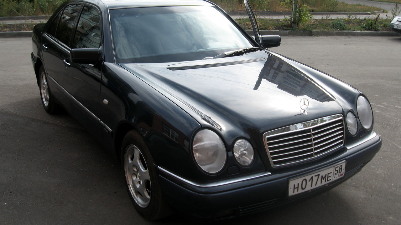 Мерседес миллионник. Мерседес миллионник. Mercedes-benz w124. Mercedes-benz 300sel 6. Мерседес 124 седан.